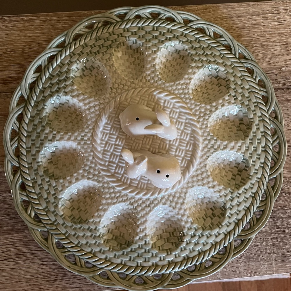 Salt / Pepper bunnies and egg plate